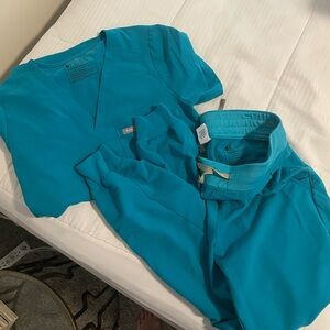 Size small teal figs set